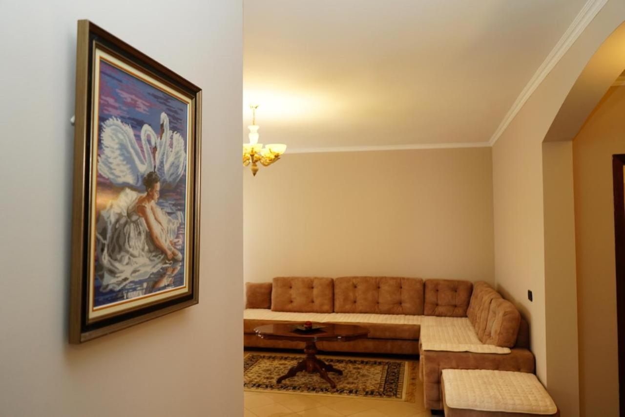 New Bazaar Bliss Appartement Tirana Buitenkant foto