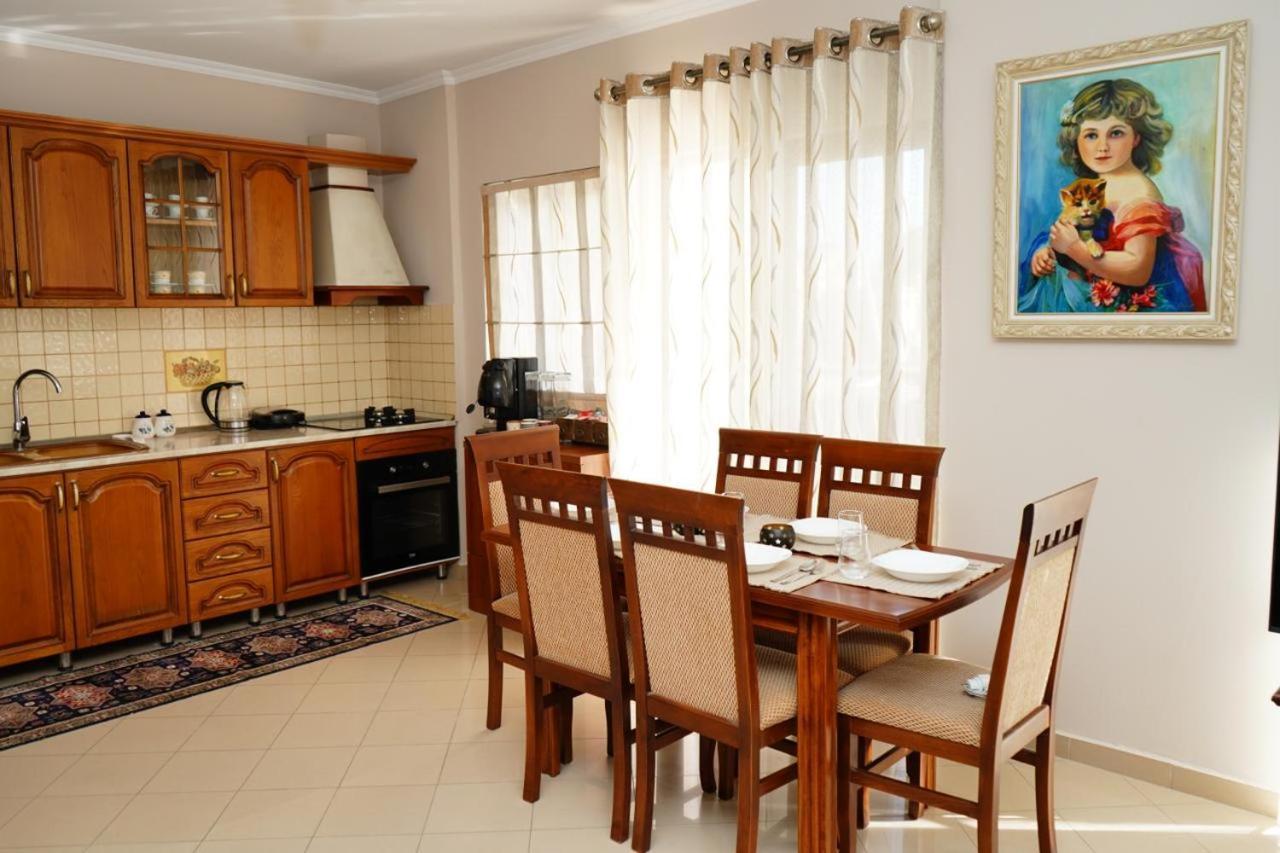 New Bazaar Bliss Appartement Tirana Buitenkant foto